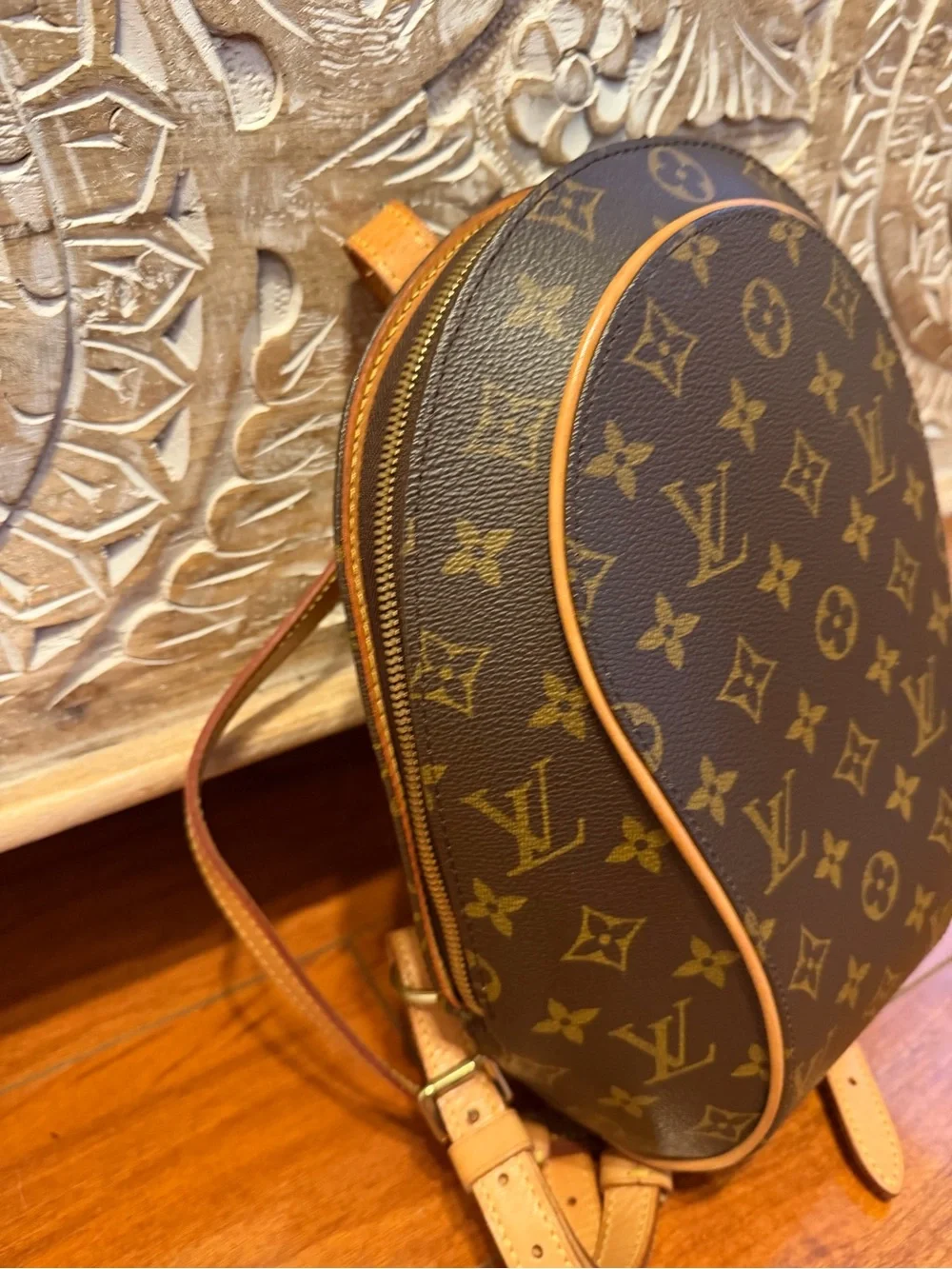 Louis Vuitton iconic louis